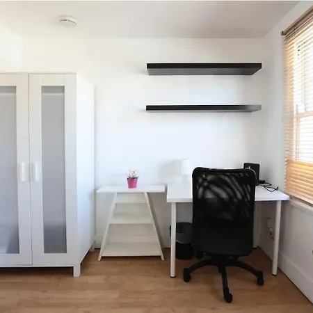 Lovely Private Bedrooms In Euston Station - 121 London Exterior photo