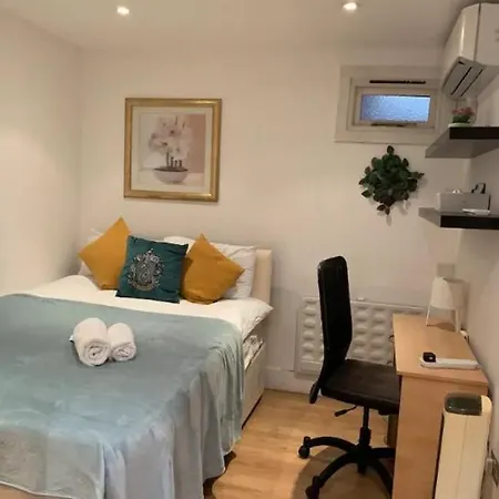 Lovely Private Bedrooms In Euston Station - 121 London Exterior photo