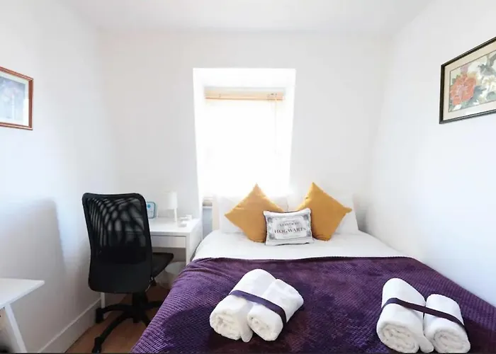 Lovely Private Bedrooms In Euston Station - 121